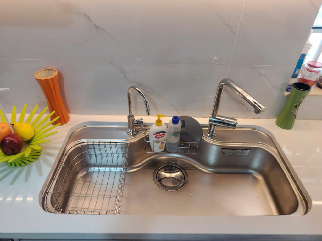 Bí quyết tối ưu không gian bếp hẹp: Vì sao chậu 1 hố Nhật Bản lại "lên ngôi"?