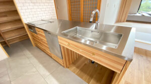 Kinh nghiệm "vàng" của gia chủ Miền Bắc: Thay chậu rửa Shigeru, hết sạch ẩm mốc gầm tủ. phòng sạch chính hãng